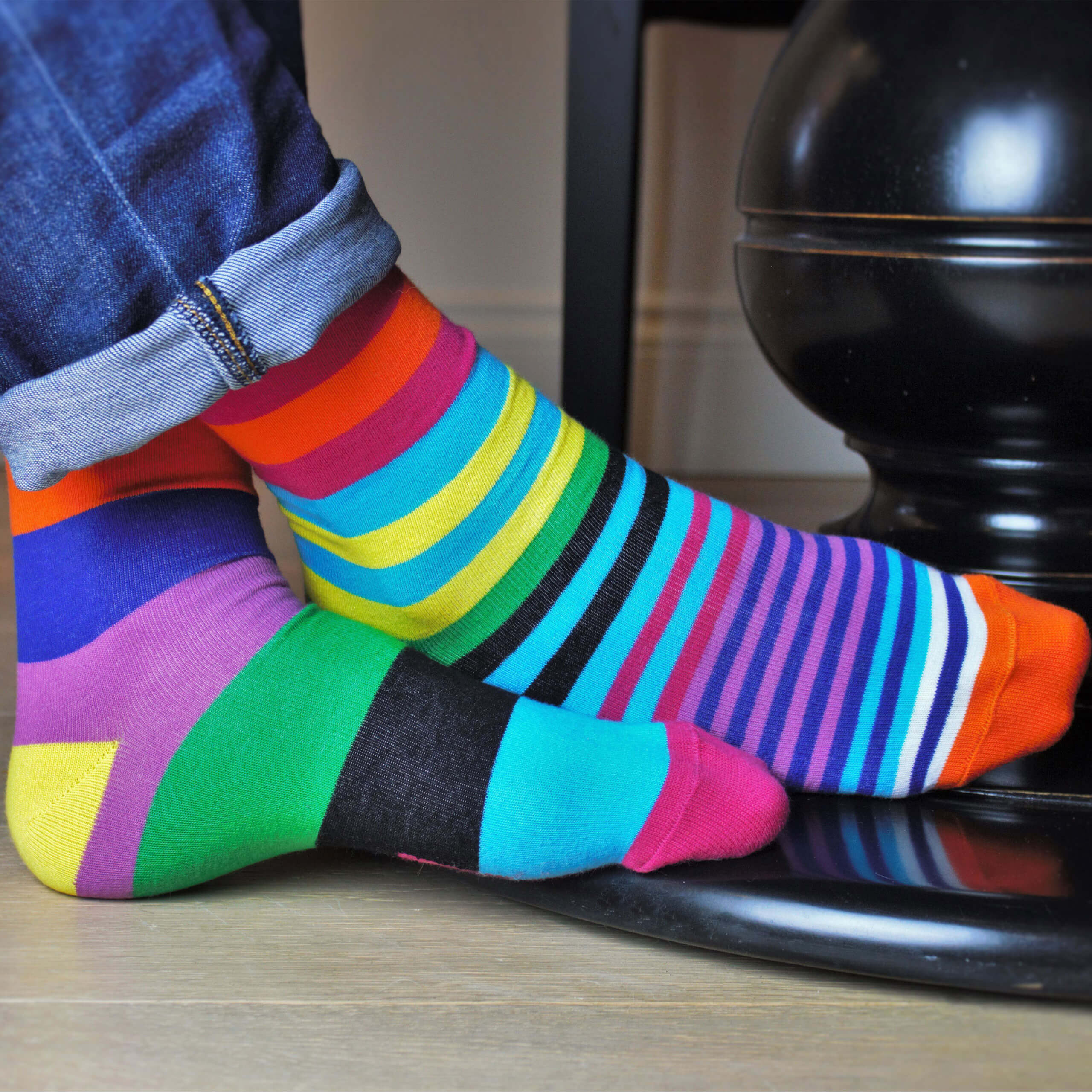 United Oddsocks Calzini Divertenti Uomo – Confezione Da 6 'Out Of Office' Multicolore, Taglia 39-46, Cotone